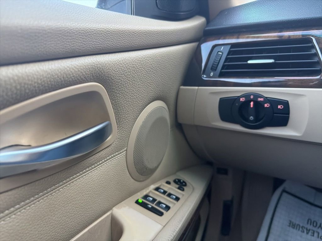 Used 2006 BMW 325i Sedan image 18