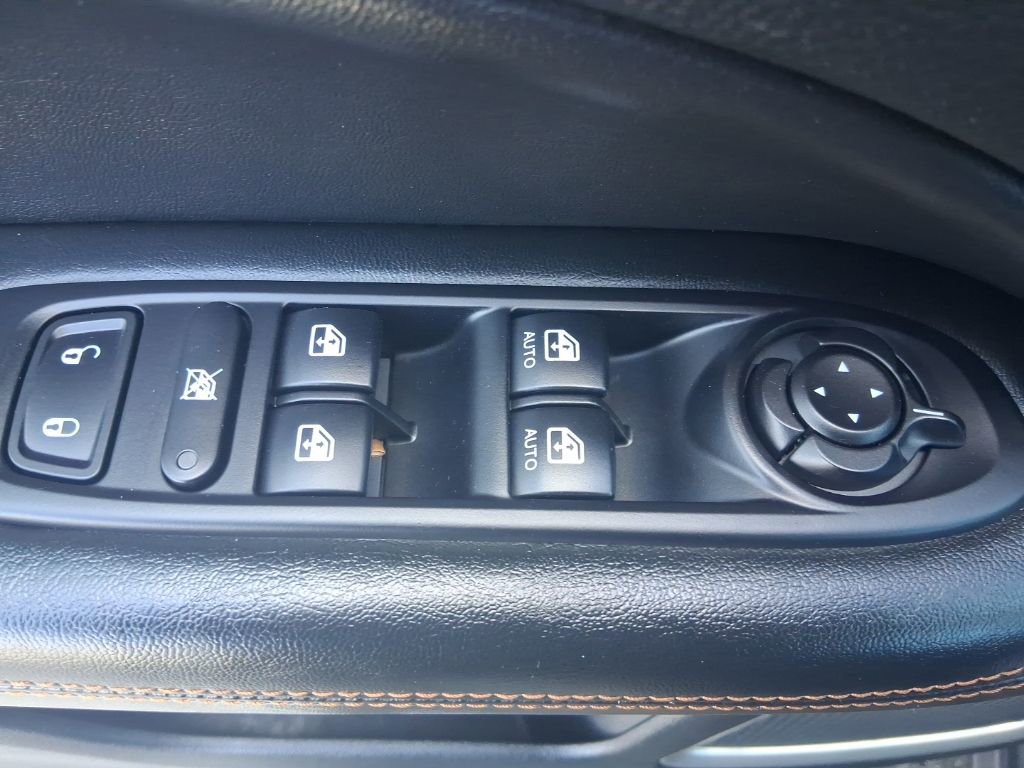 Used 2020 Jeep Compass Limited image 18