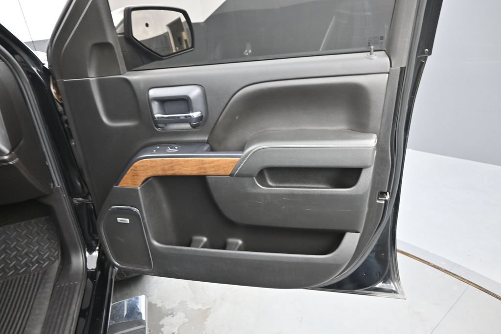 Used 2015 Chevrolet Silverado 1500 LTZ w/ LTZ Plus Package AWD/4WD image 14