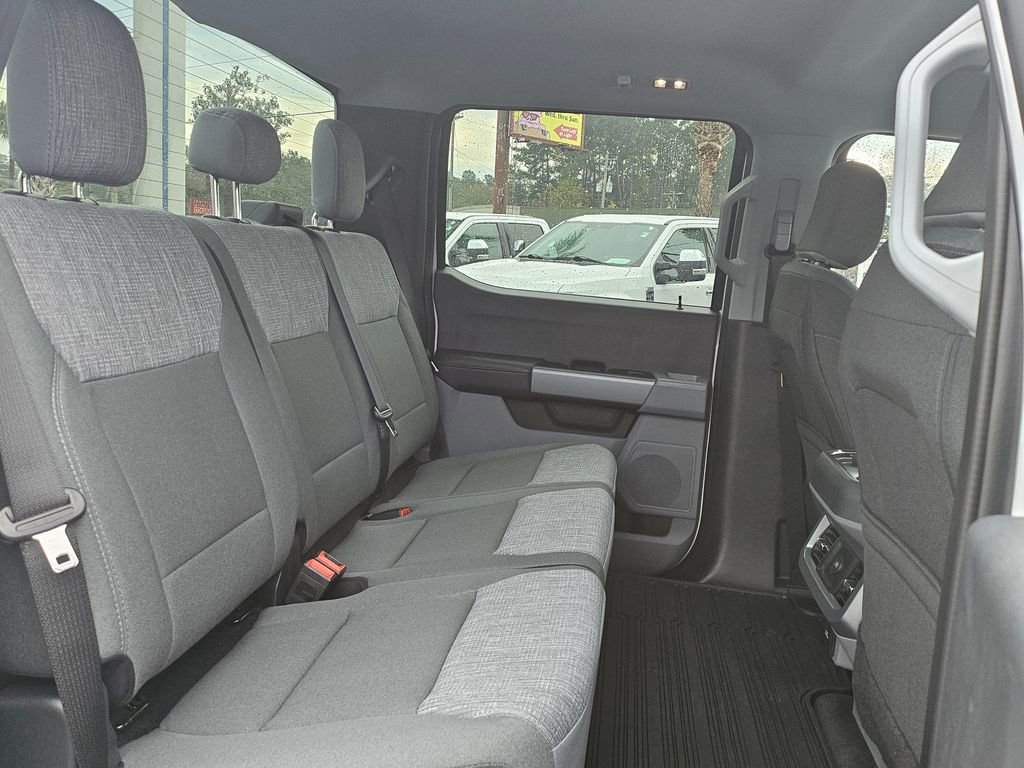 New 2025 Ford F450 XLT w/ XLT Value Package image 8