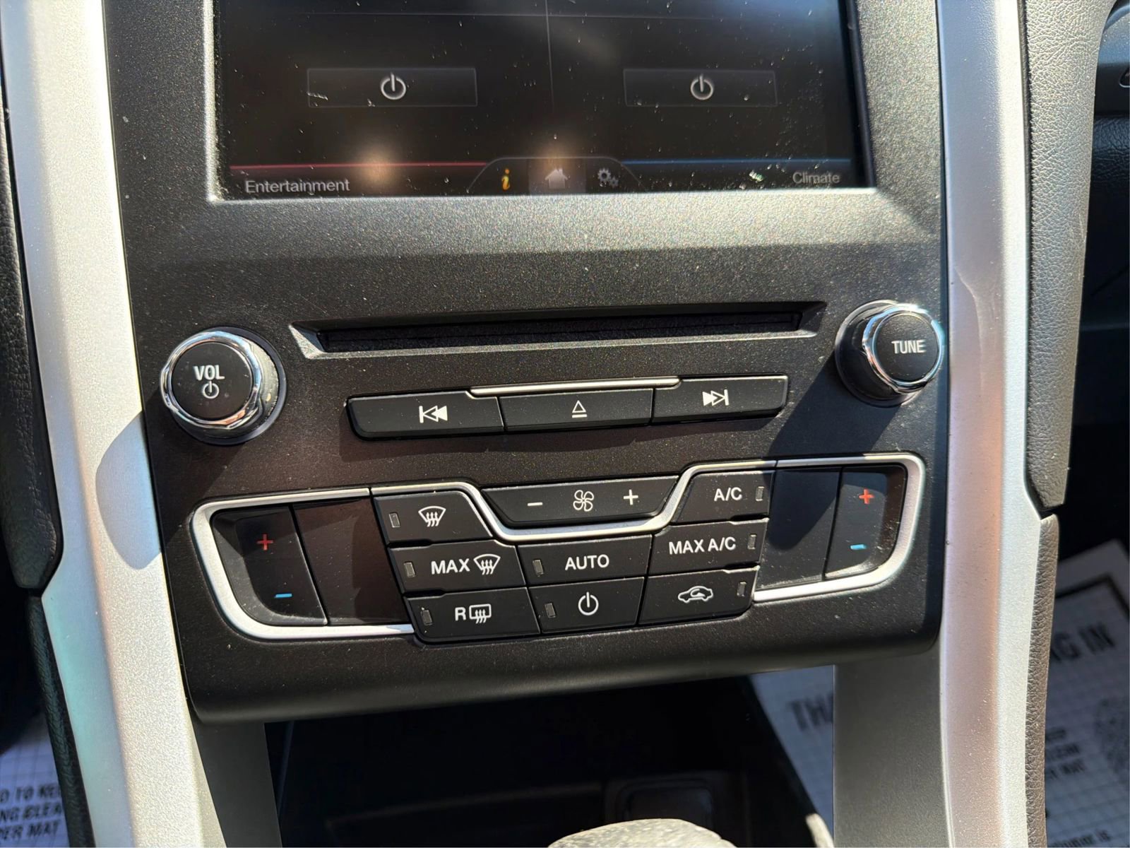 Used 2016 Ford Fusion SE image 29