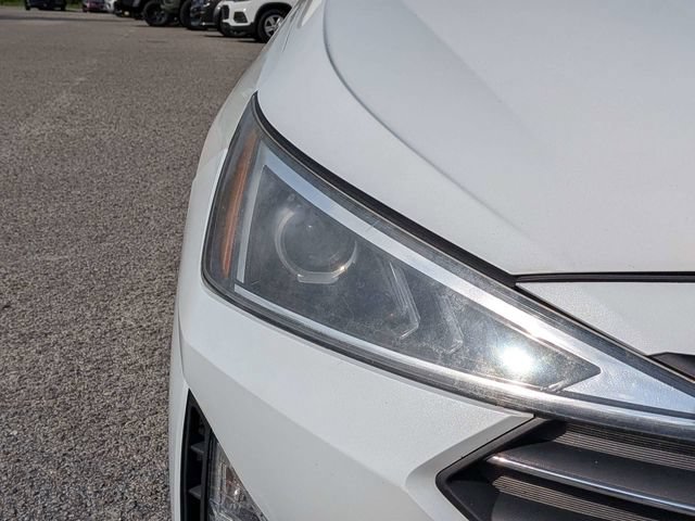 Used 2019 Hyundai Elantra SE w/ Cargo Package FWD image 10