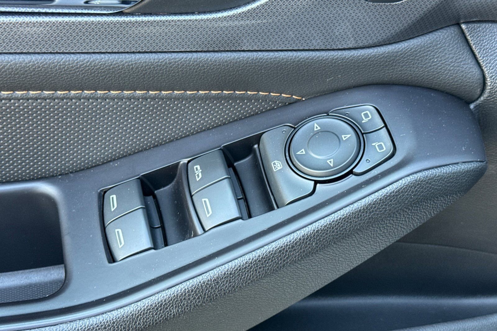 Used 2020 Chevrolet Traverse Premier w/ Redline Edition image 11