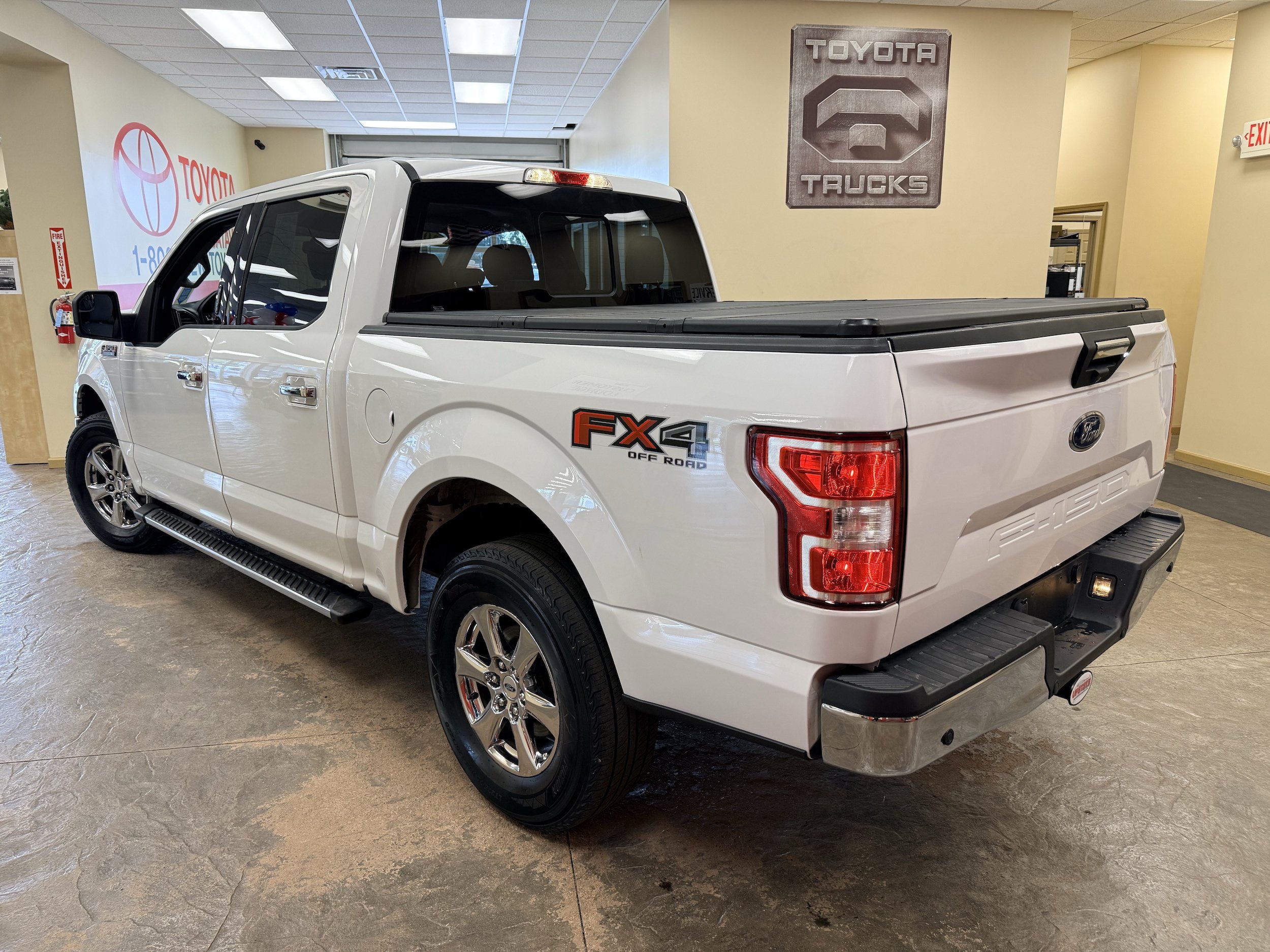 Used 2019 Ford F150 XLT w/ Equipment Group 302A Luxury AWD/4WD image 13
