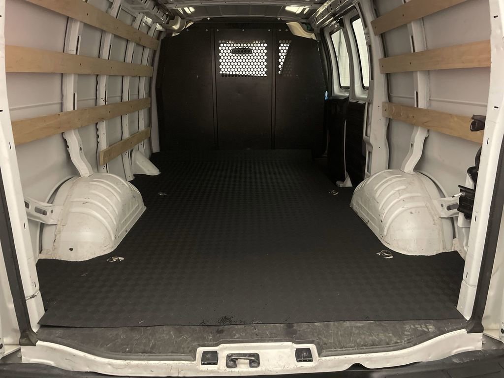 Used 2024 Chevrolet Express 2500 image 16