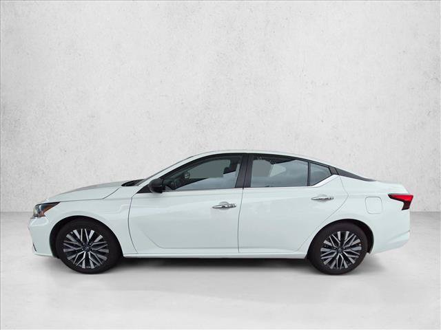 Used 2025 Nissan Altima 2.5 SV FWD image 8