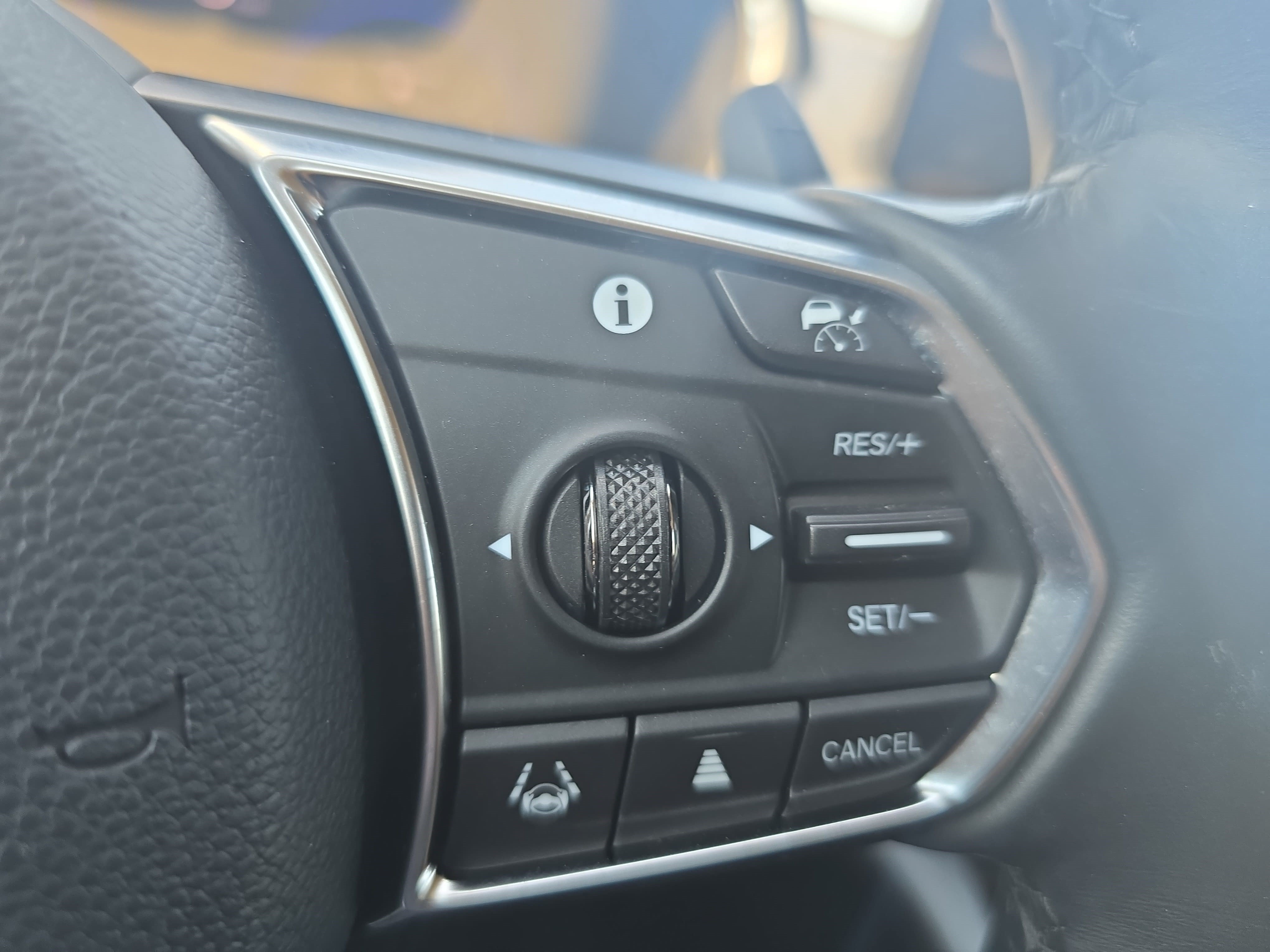 Used 2023 Acura MDX SH-AWD w/ Technology Package image 19