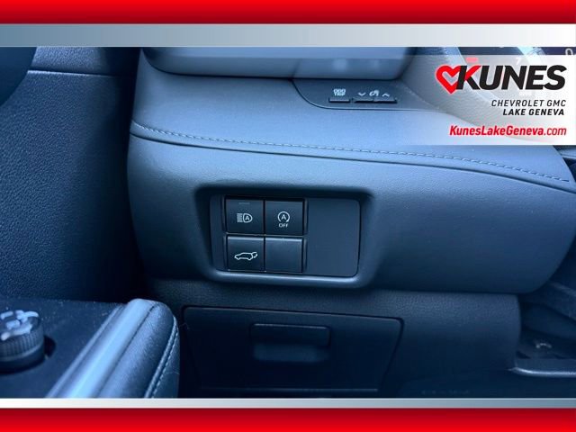 Used 2023 Toyota Highlander LE image 29