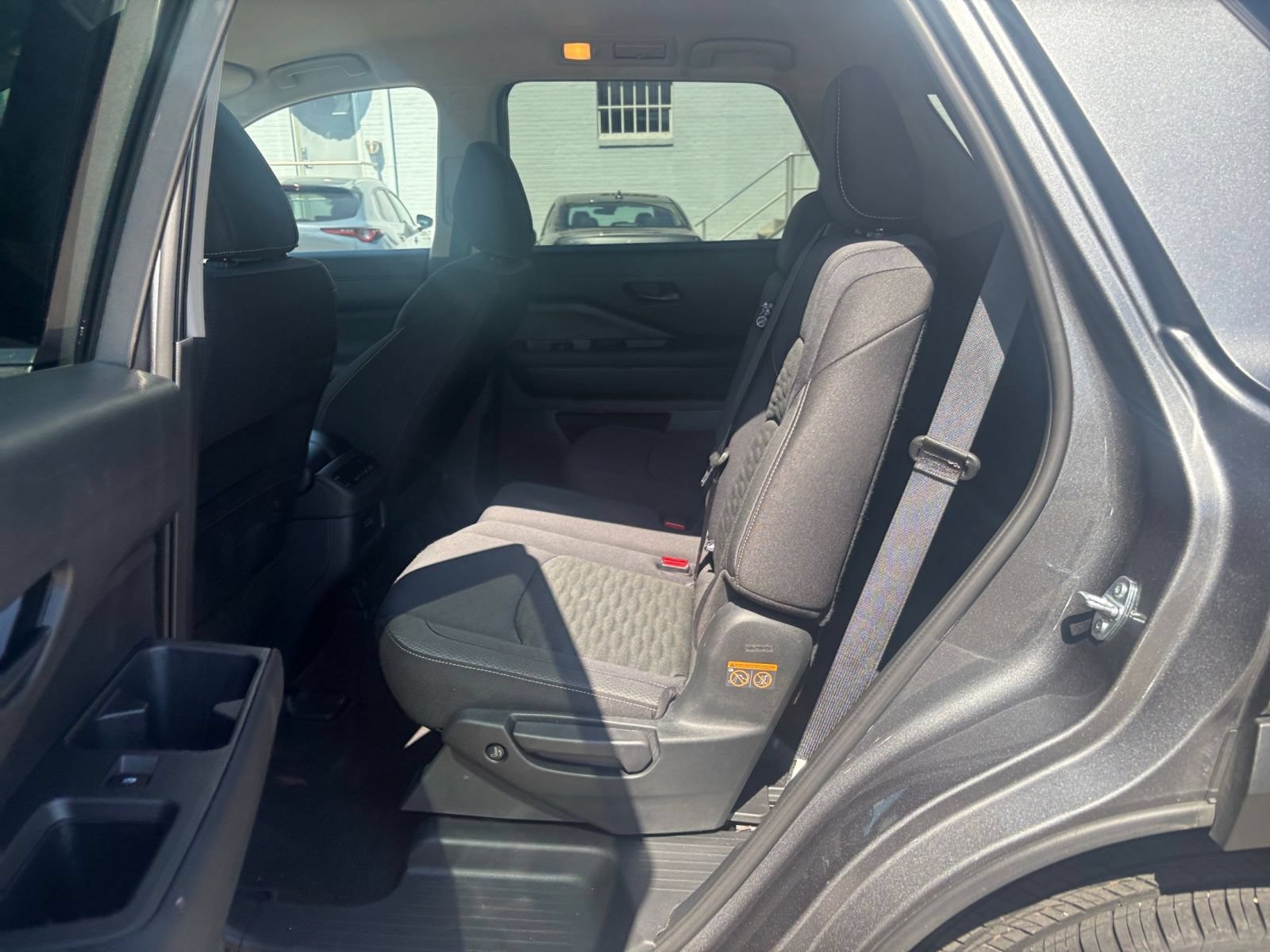 Used 2025 Nissan Pathfinder SV FWD image 27