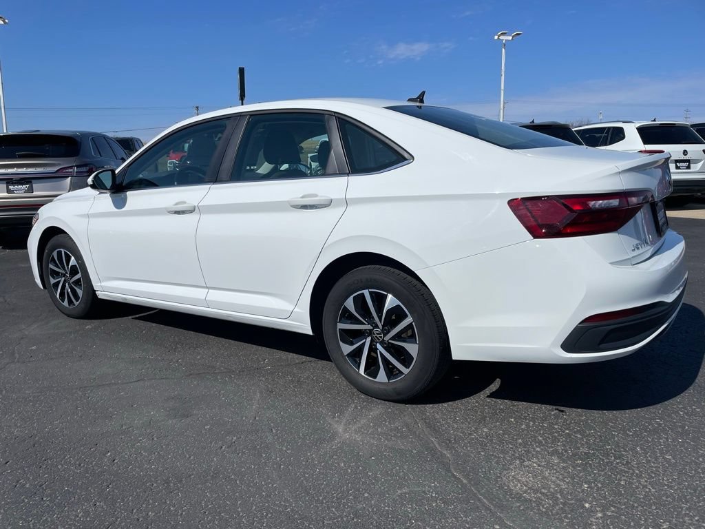 Used 2024 Volkswagen Jetta S FWD image 5