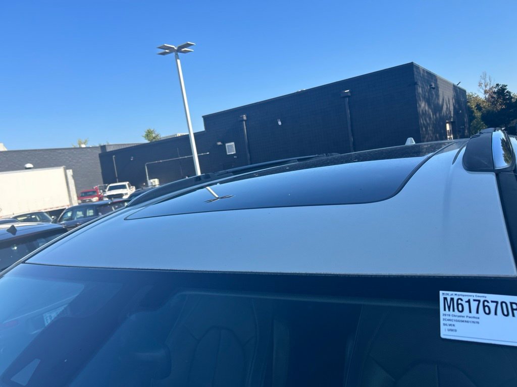 Used 2019 Chrysler Pacifica Limited w/ Advanced Safetytec Group FWD image 20