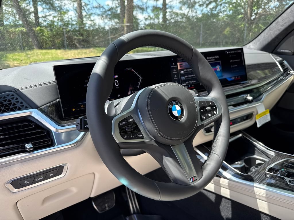 Used 2027 BMW X7 xDrive40i w/ M Sport Package AWD/4WD image 13