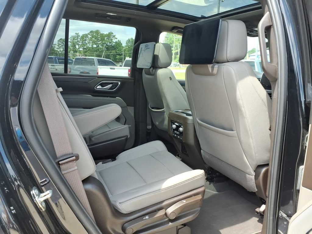 Used 2023 GMC Yukon SLT w/ SLT Premium Package RWD image 12
