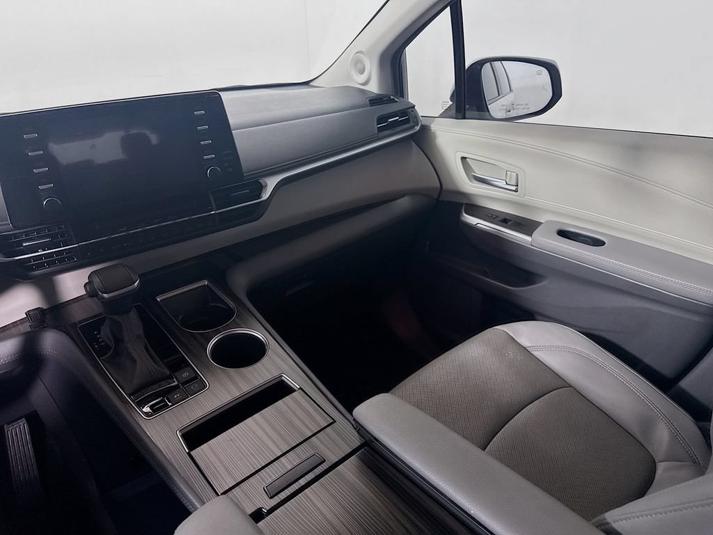Certified 2023 Toyota Sienna Limited FWD image 22