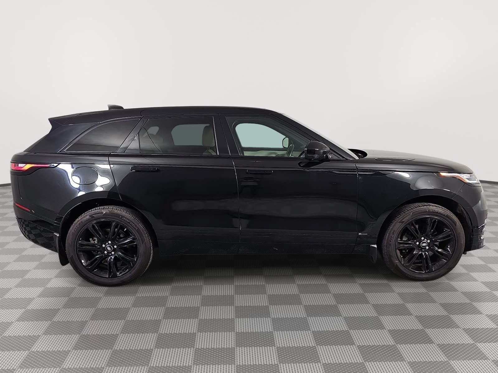 Used 2021 Land Rover Range Rover Velar R-Dynamic S AWD/4WD image 9