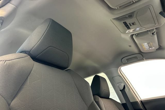 Used 2025 Toyota RAV4 XLE FWD image 21