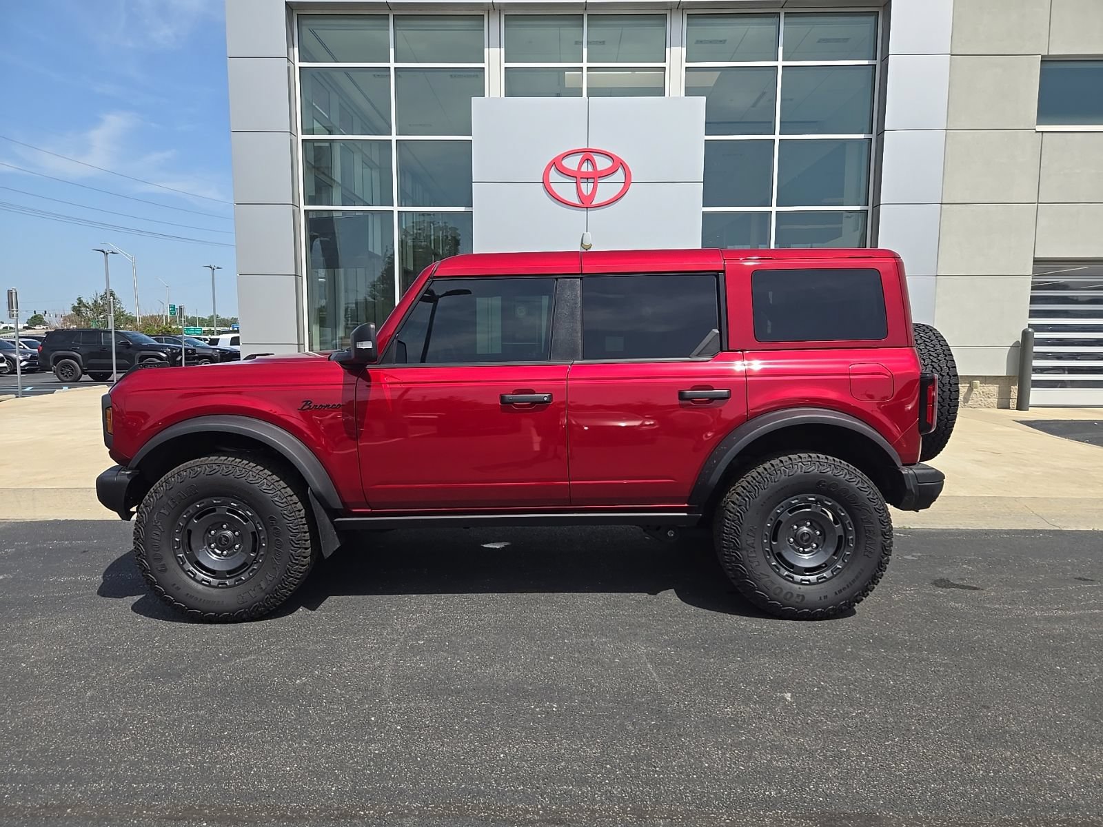 Used 2025 Ford Bronco Badlands AWD/4WD image 11