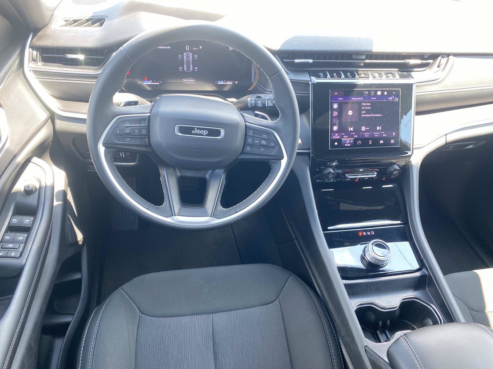 Used 2025 Jeep Grand Cherokee Laredo RWD image 19