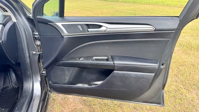 Used 2019 Ford Fusion SE image 13