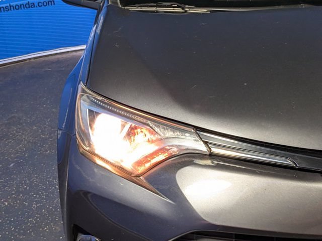Used 2018 Toyota RAV4 XLE FWD image 11