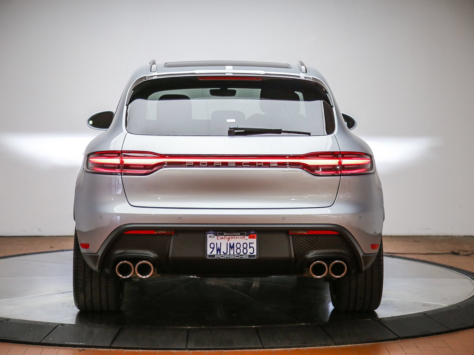 Certified 2026 Porsche Macan AWD/4WD image 6
