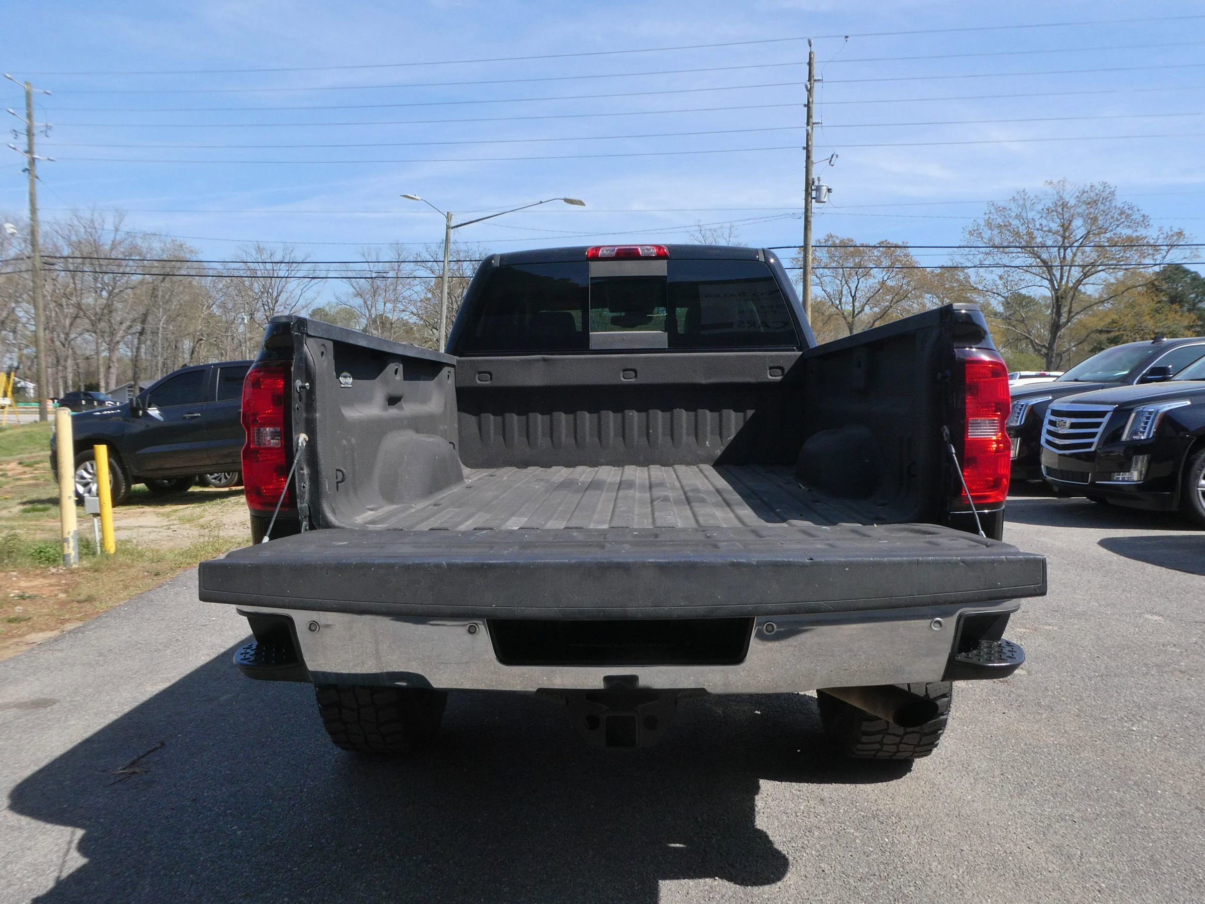 Used 2015 Chevrolet Silverado 2500 LTZ w/ LTZ Plus Package AWD/4WD image 7