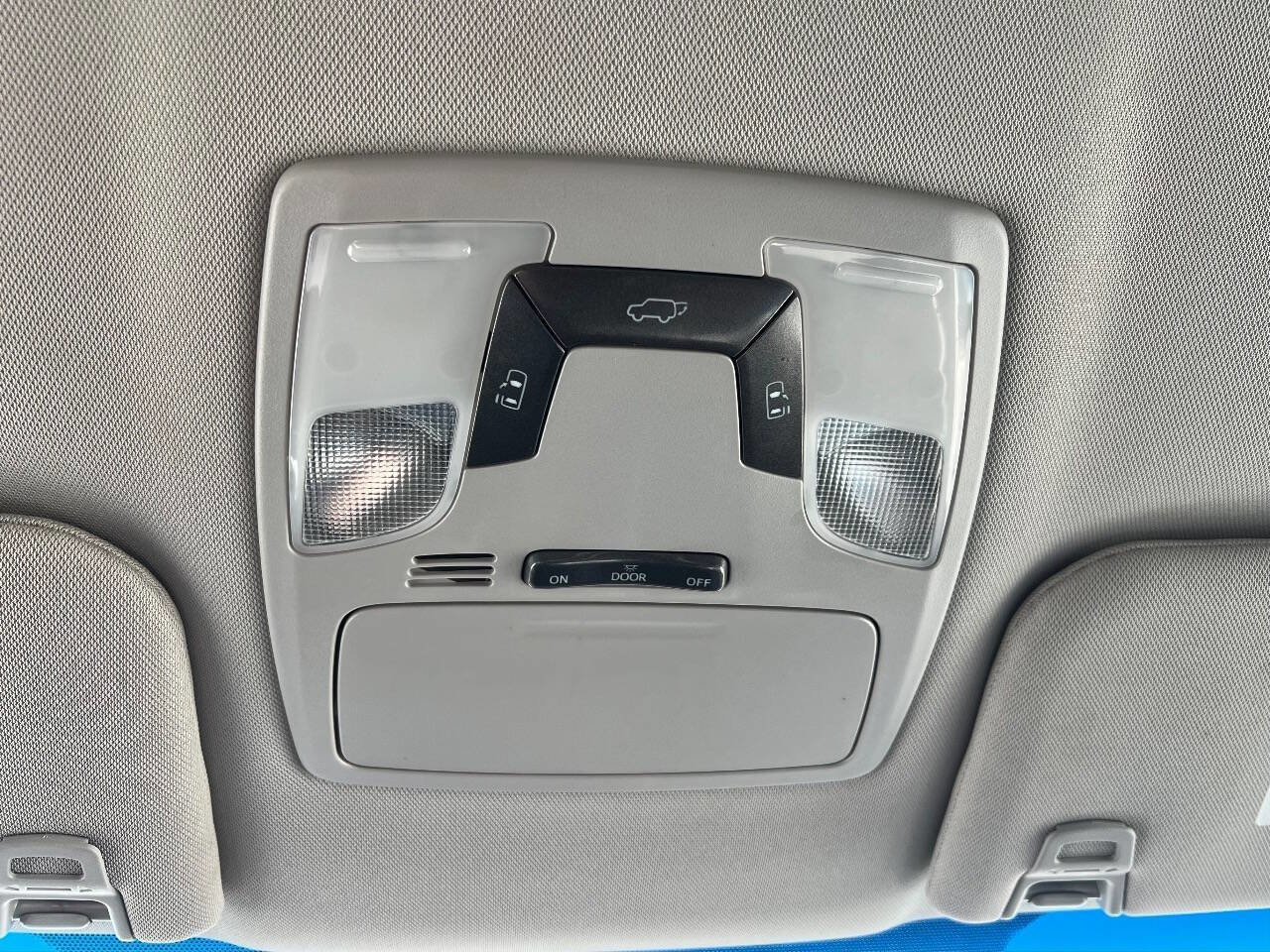 Used 2015 Toyota Sienna LE image 20
