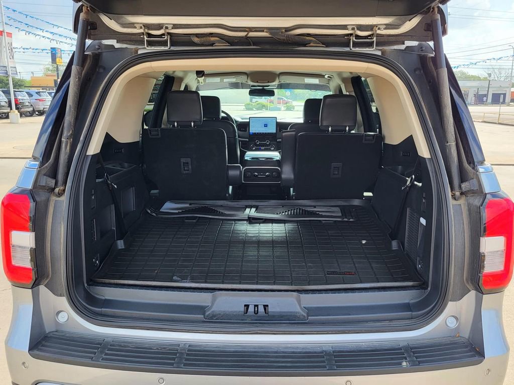 Used 2024 Ford Expedition XLT RWD image 12