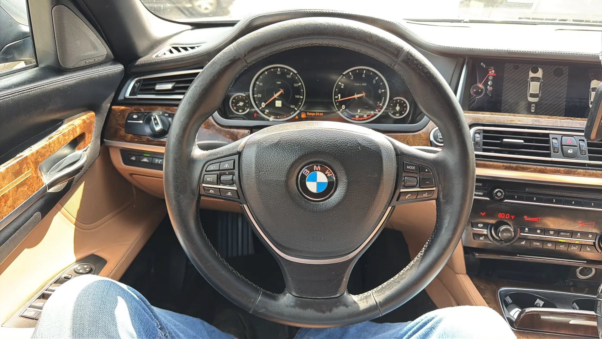 Used 2015 BMW 750Li xDrive w/ Executive Package AWD/4WD image 10