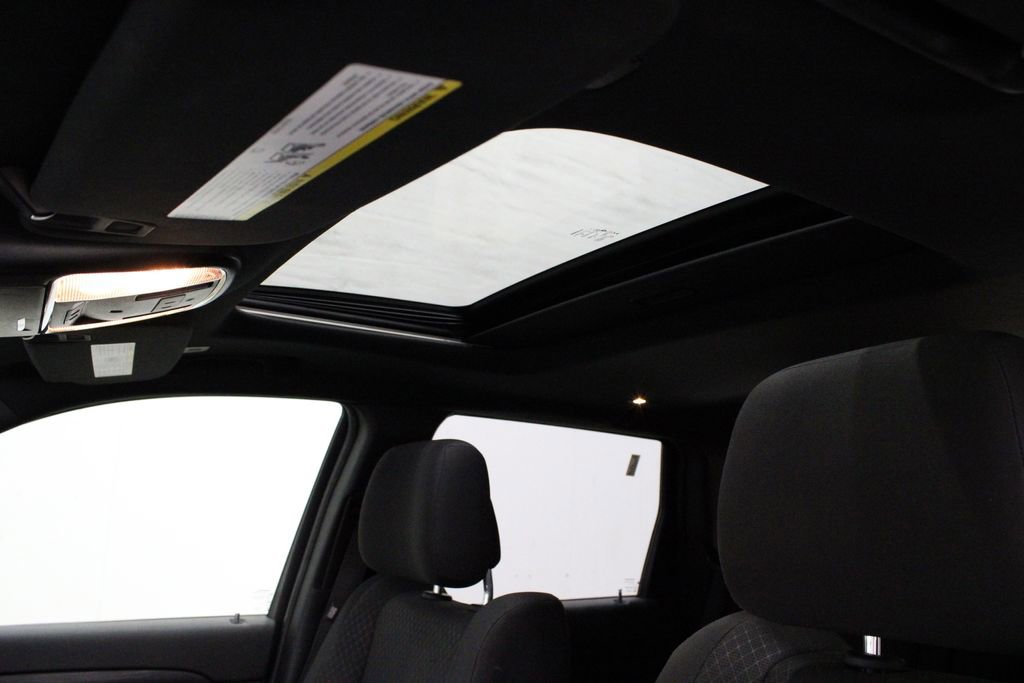 Used 2019 Jeep Grand Cherokee Laredo image 11