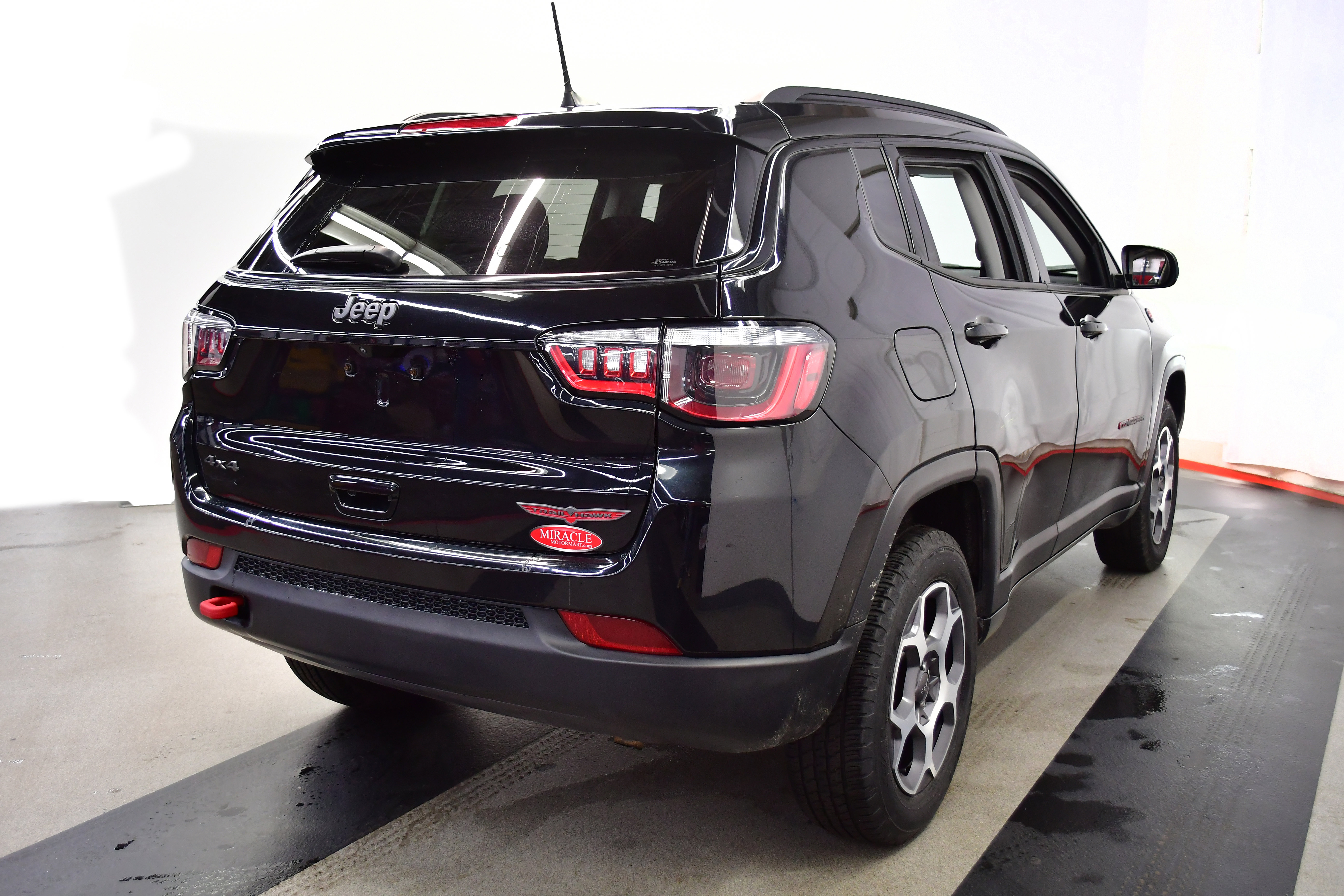 Used 2022 Jeep Compass Trailhawk w/ Trailhawk Convenience Group image 9