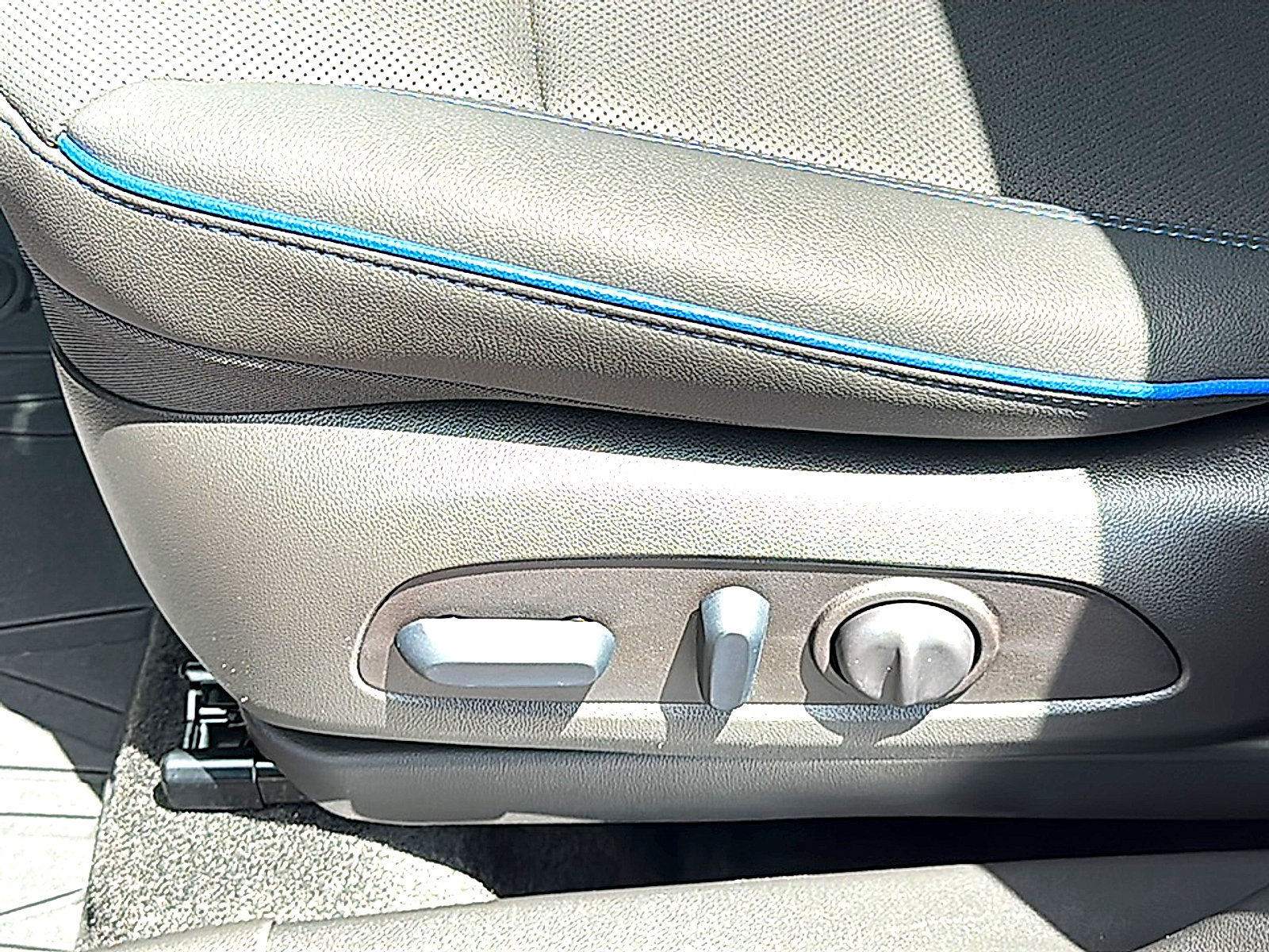 Used 2026 Buick Encore GX Sport Touring w/ Advanced Technology Package FWD image 15