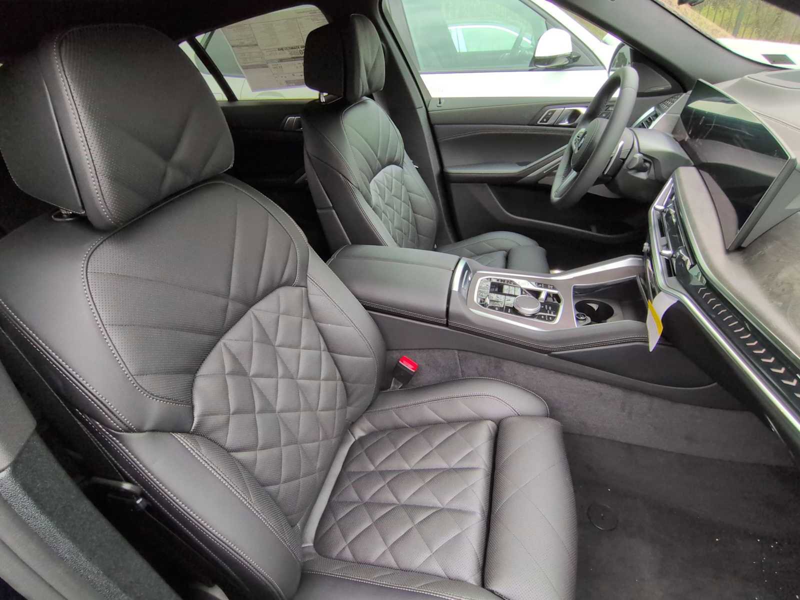 New 2026 BMW X6 xDrive40i w/ Climate Comfort Package image 24