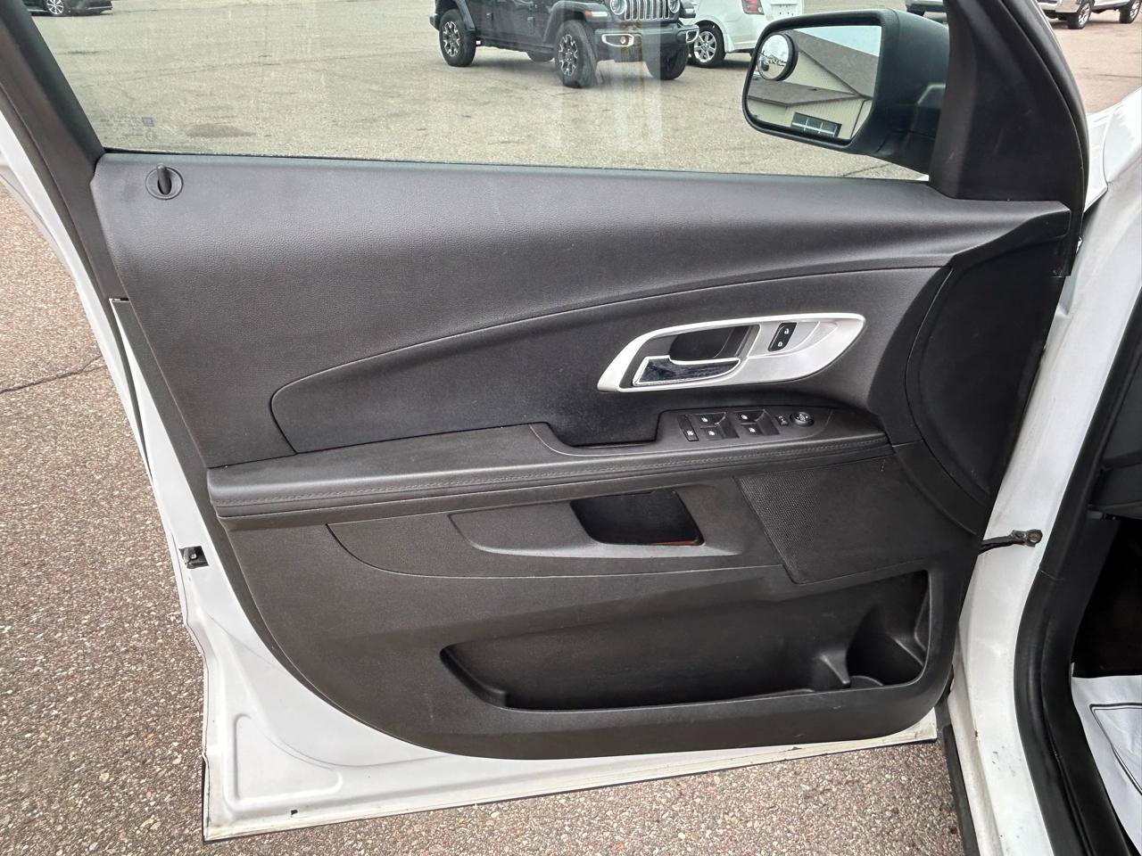 Used 2016 Chevrolet Equinox LS AWD/4WD image 14