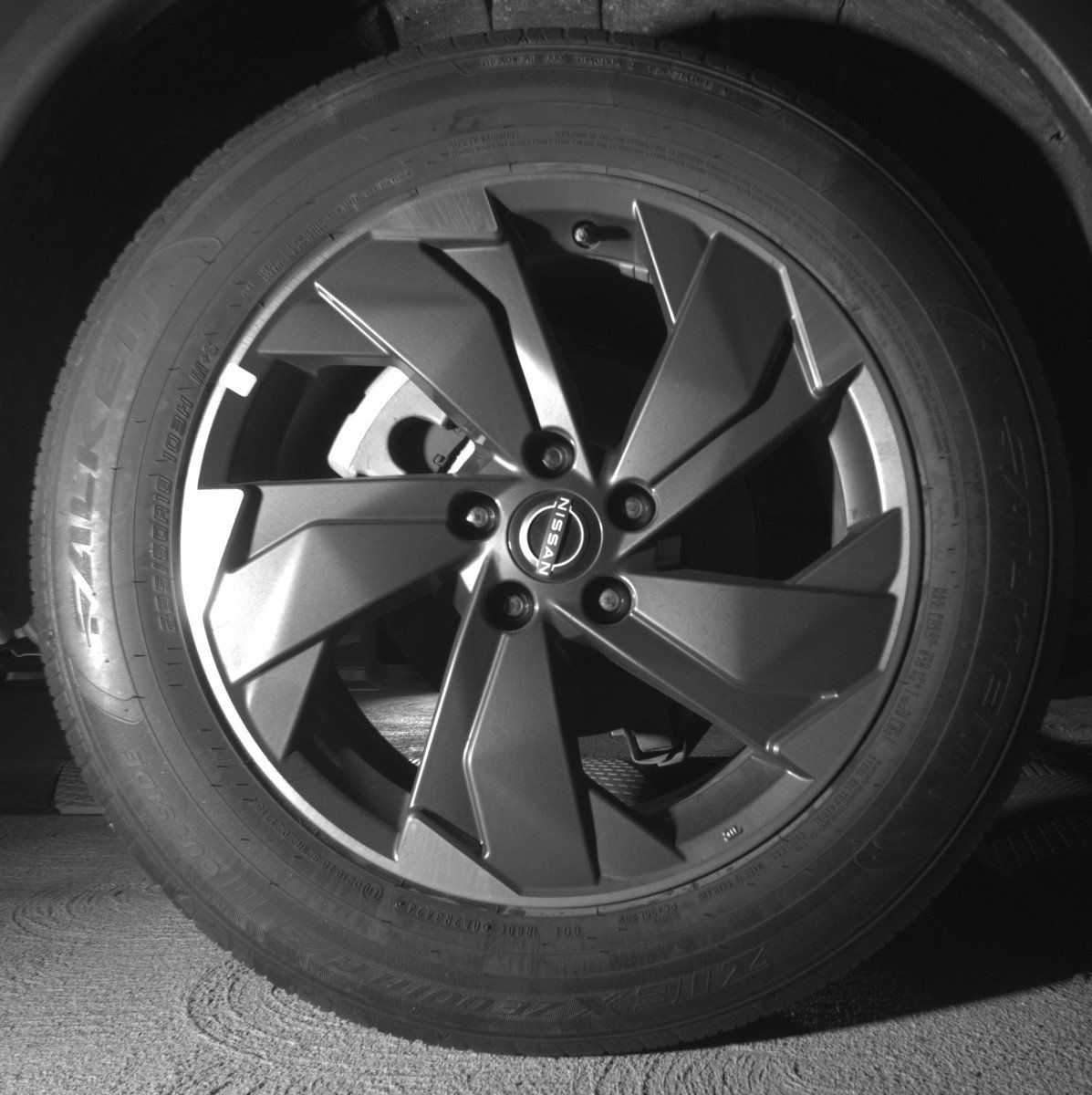 Used 2025 Nissan Rogue SV FWD image 15