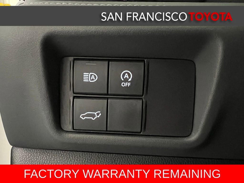 Certified 2025 Toyota Highlander XLE image 39