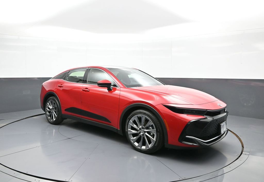 Used 2023 Toyota Crown Limited w/ Advanced Technology Package image 4