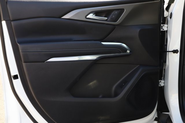 Used 2025 Chevrolet Traverse LT image 16