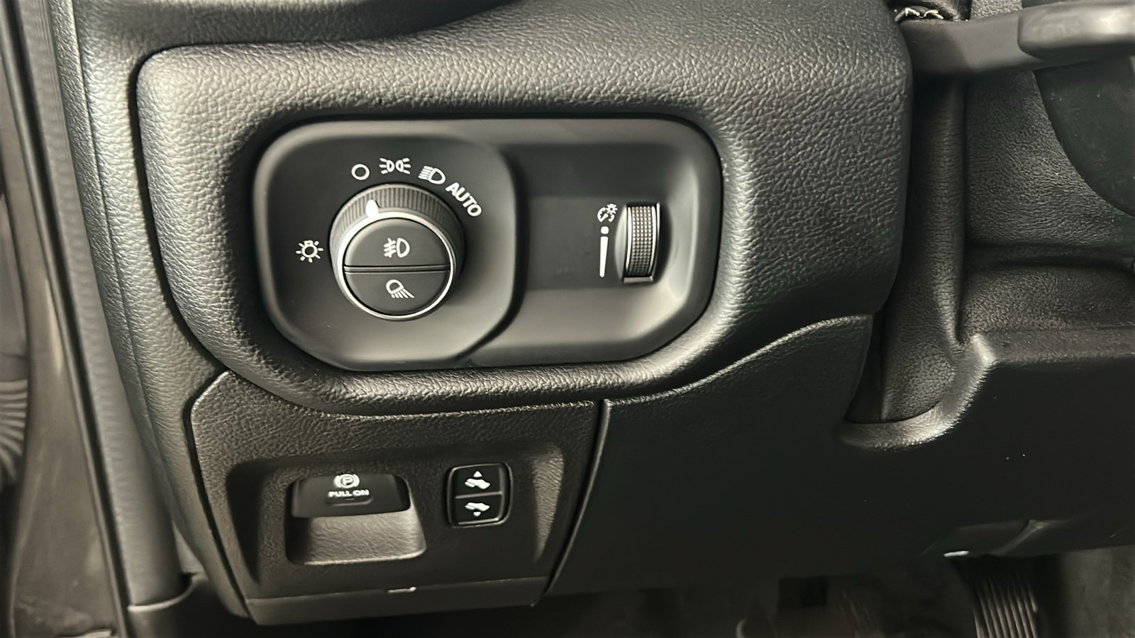Used 2020 RAM 1500 Big Horn AWD/4WD image 24