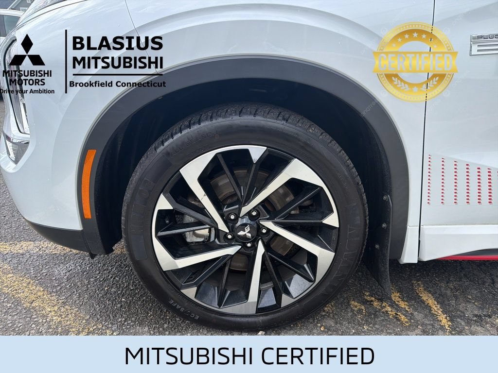 Used 2023 Mitsubishi Outlander 4WD Plug-In Hybrid image 13