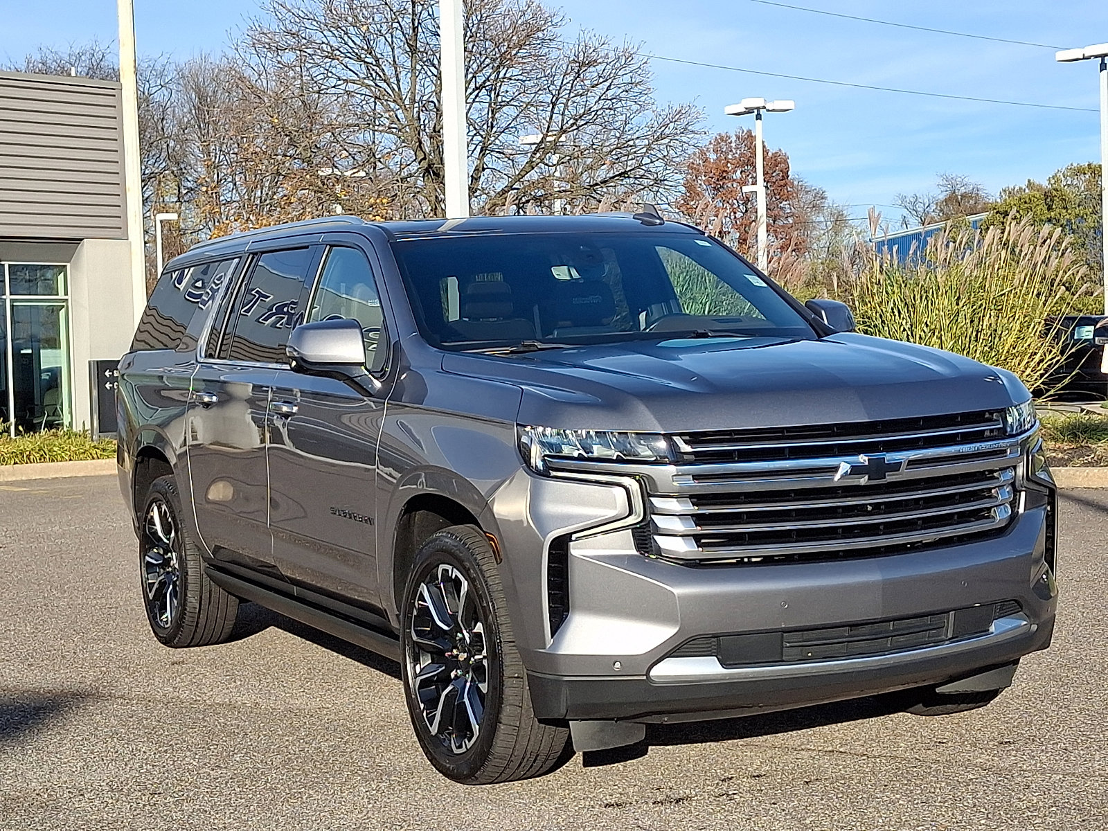 Used 2021 Chevrolet Suburban High Country image 2