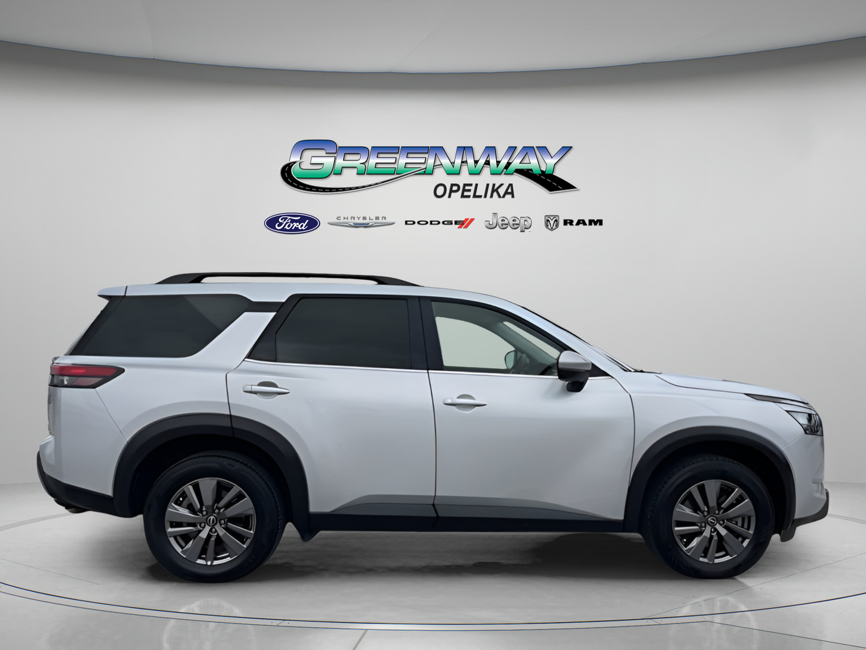 Used 2025 Nissan Pathfinder SV AWD/4WD image 1