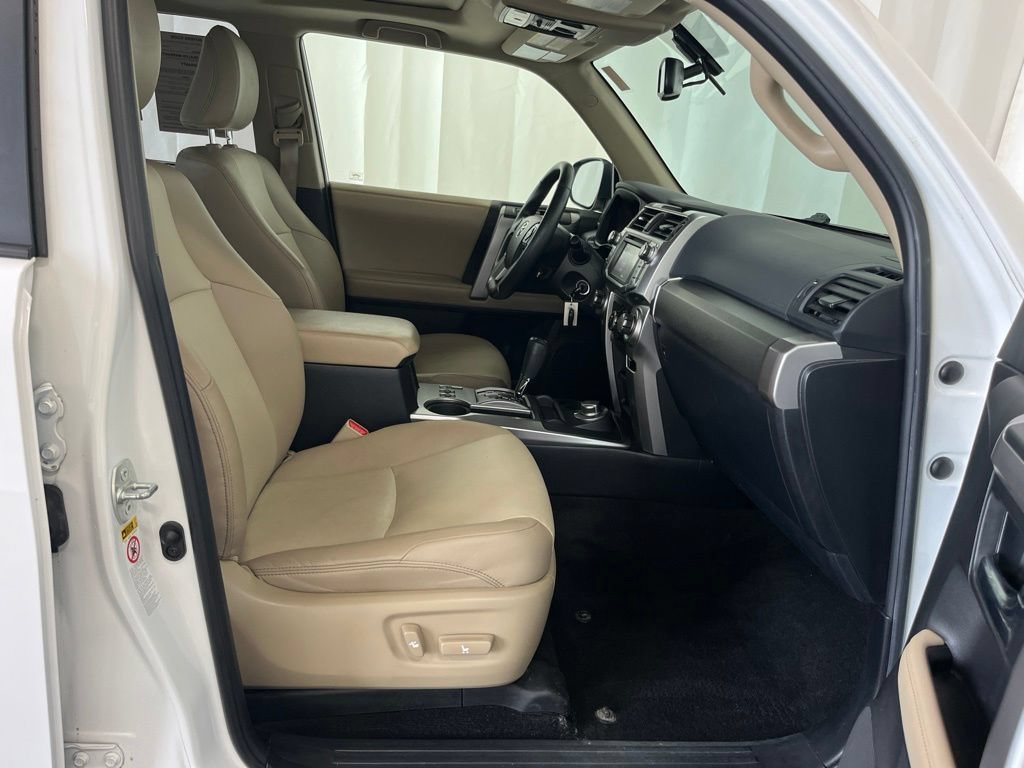 Used 2018 Toyota 4Runner SR5 Premium AWD/4WD image 22