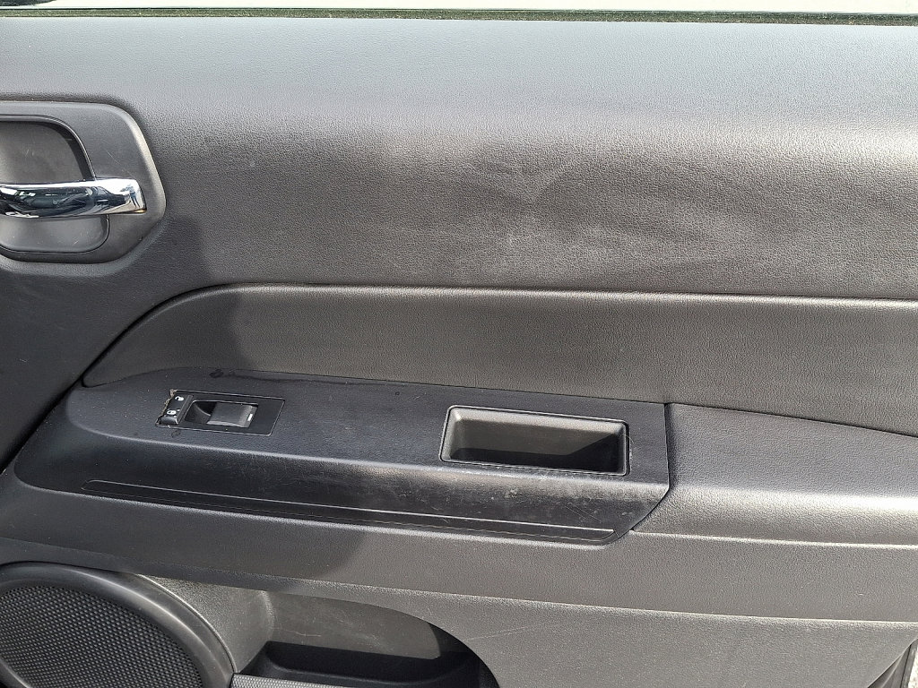 Used 2016 Jeep Patriot High Altitude image 10