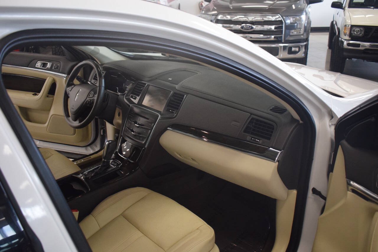 Used 2013 Lincoln MKS AWD image 39