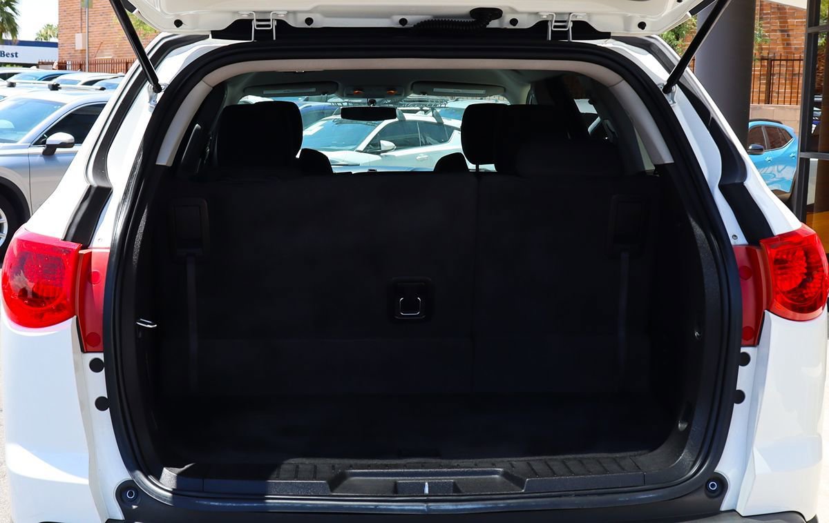 Used 2012 Chevrolet Traverse LT FWD image 24