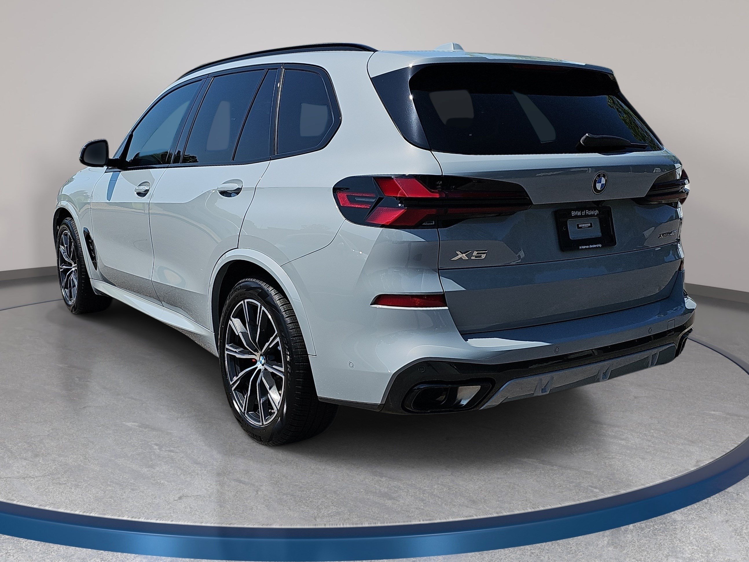 Certified 2024 BMW X5 xDrive40i w/ M Sport Package AWD/4WD image 8