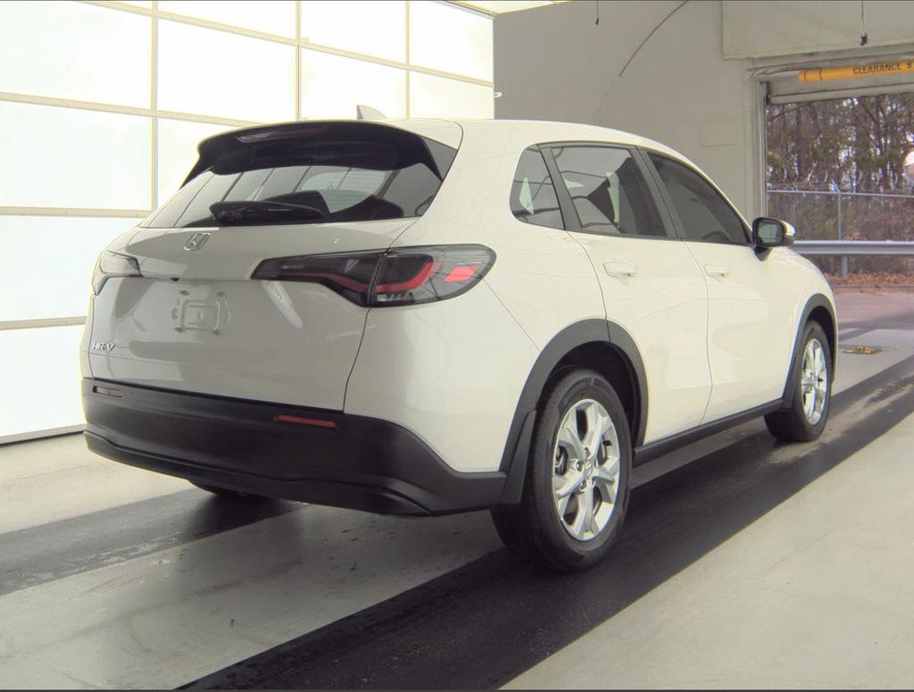 Used 2025 Honda HR-V LX image 2