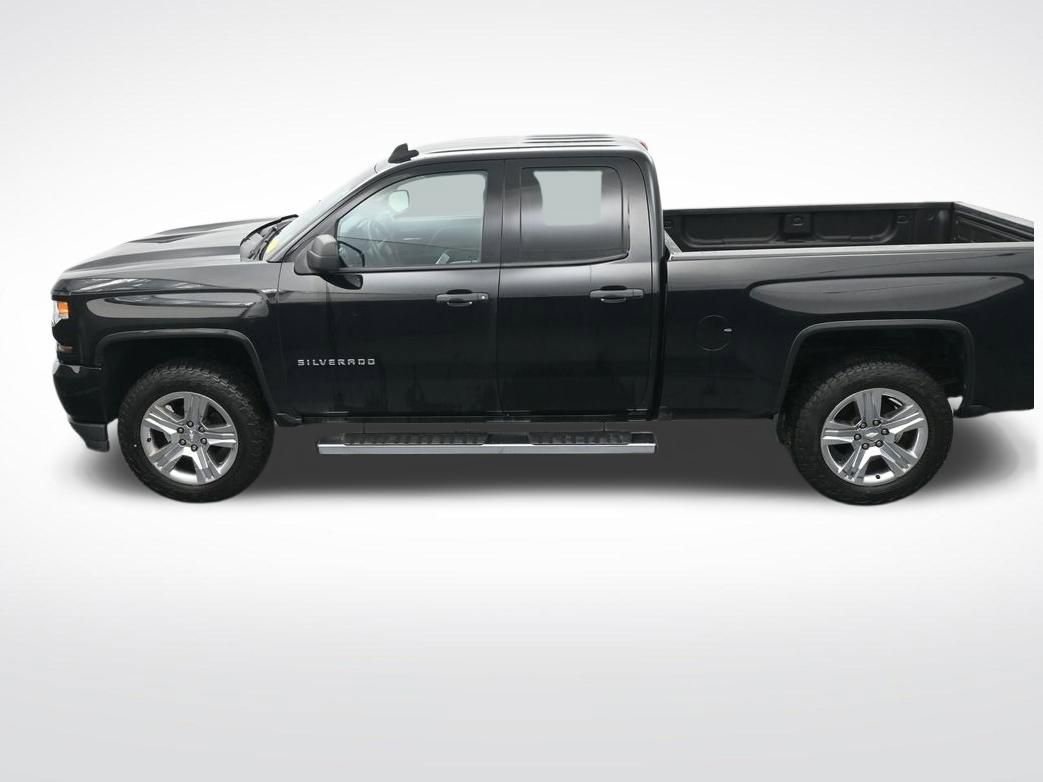 Used 2017 Chevrolet Silverado 1500 Custom w/ Custom Convenience Package AWD/4WD image 28
