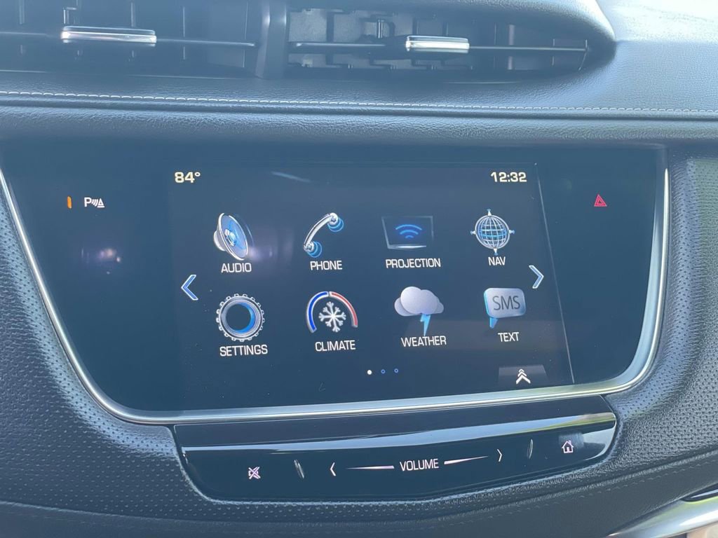 Used 2018 Cadillac XT5 Luxury w/ Driver Awareness Package image 10